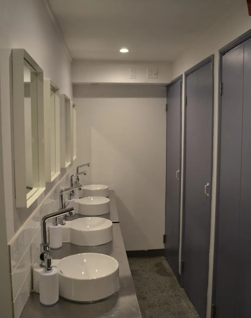 Two Peas Pod Hostel Toronto