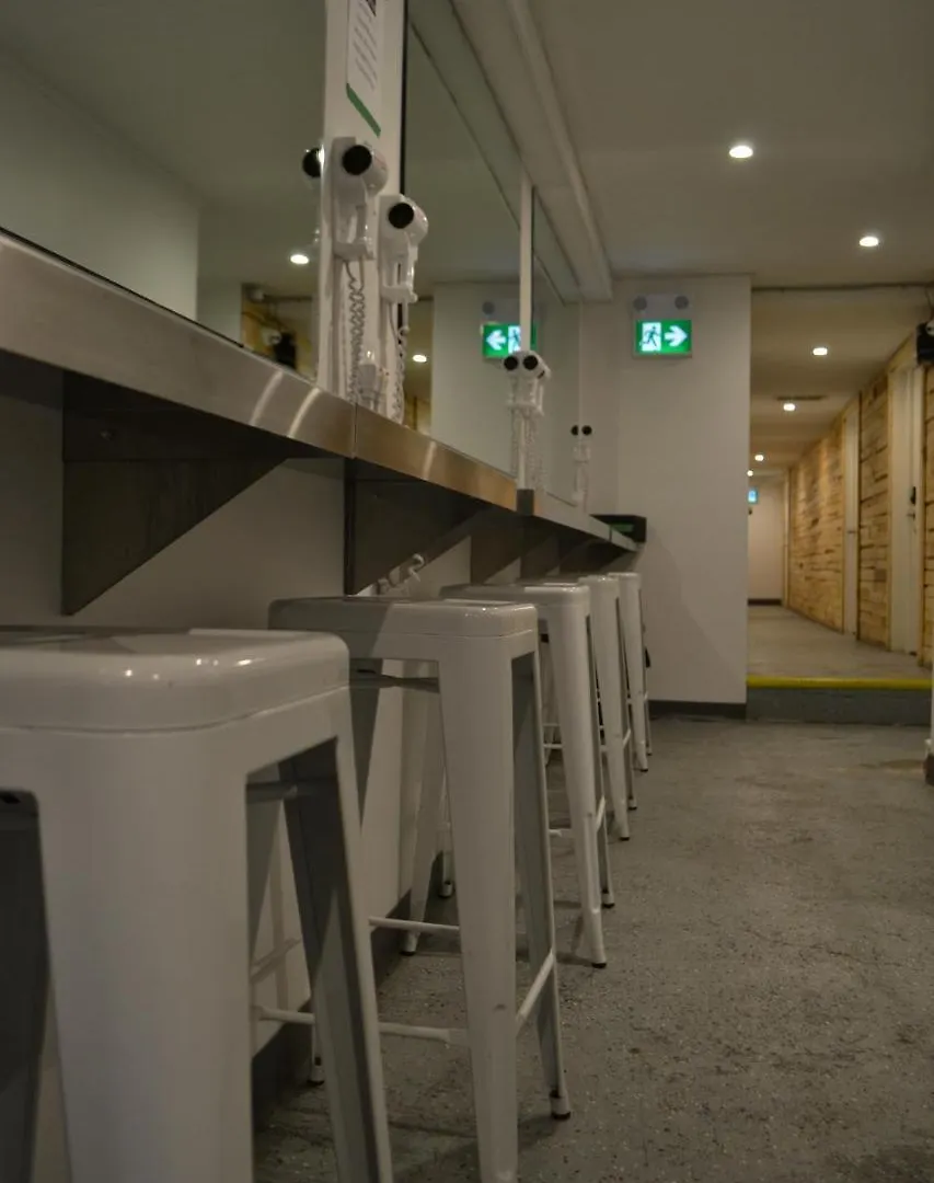 Two Peas Pod Hostel Toronto